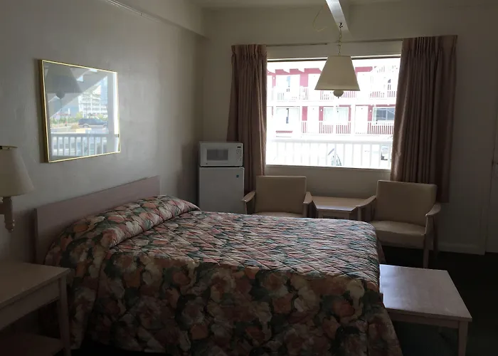 Fish Tales Boardwalk & Ocean Mecca Motel 3*